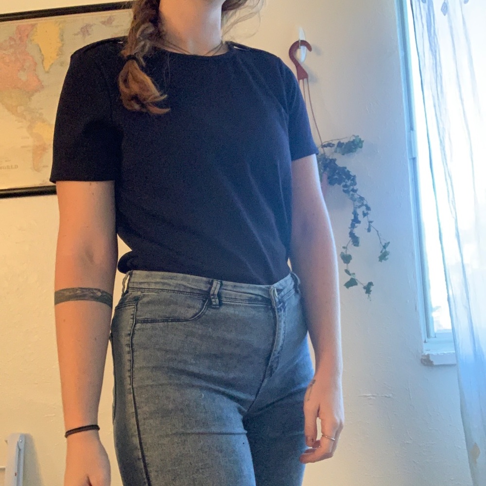Black textured t-shirt